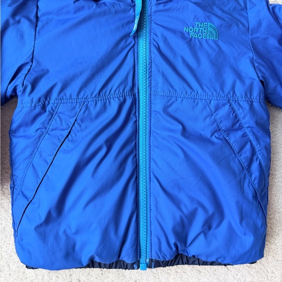 The North Face Toddler Boys Reversible Hooded Puffer Jacket - Picture 13 of 14